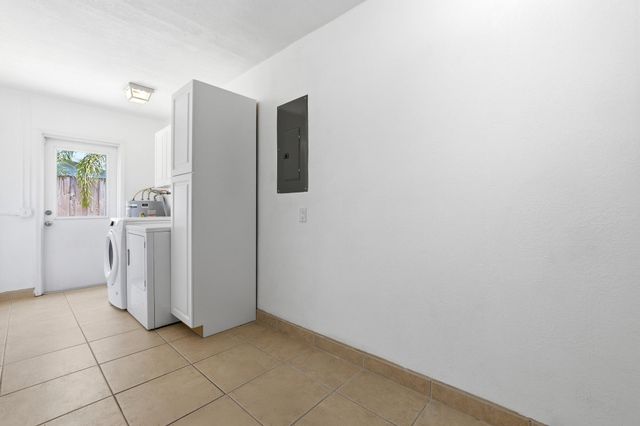 701 SW 27th Place, Boynton Beach, FL 33435