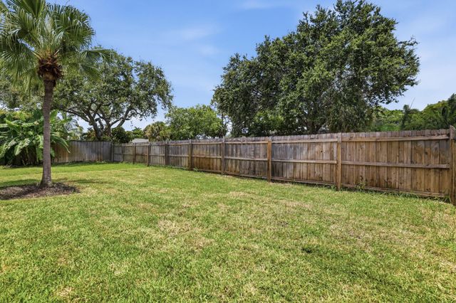 701 SW 27th Place, Boynton Beach, FL 33435