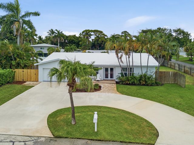 701 SW 27th Place, Boynton Beach, FL 33435