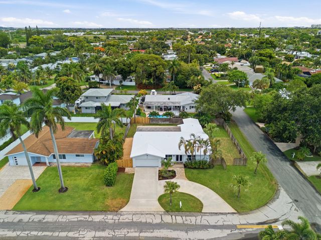 701 SW 27th Place, Boynton Beach, FL 33435