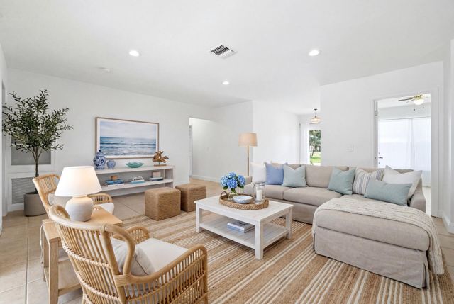 701 SW 27th Place, Boynton Beach, FL 33435