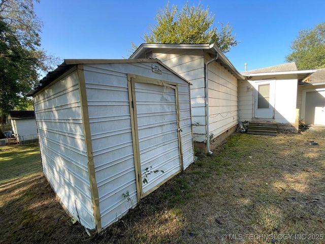 145 S 36th West Avenue, Tulsa, OK 74127