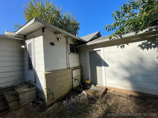 145 S 36th West Avenue, Tulsa, OK 74127