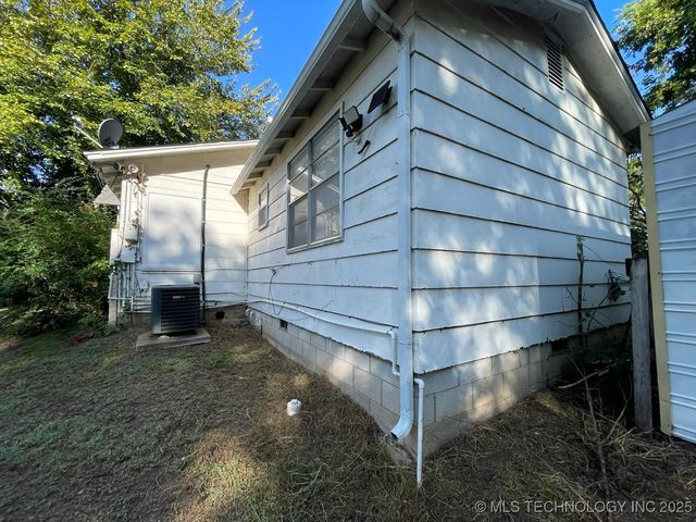 145 S 36th West Avenue, Tulsa, OK 74127