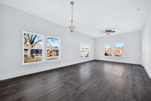 710 E Lamar Street, Sherman, TX 75090