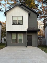 10196 Barberry Street, Willis, TX 77318