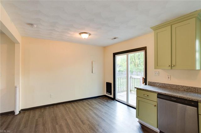 20 Mac Alva DR, Hampton, VA 23669