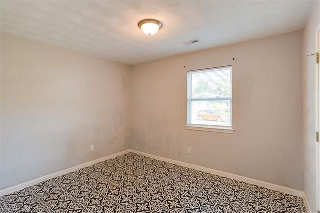 20 Mac Alva DR, Hampton, VA 23669