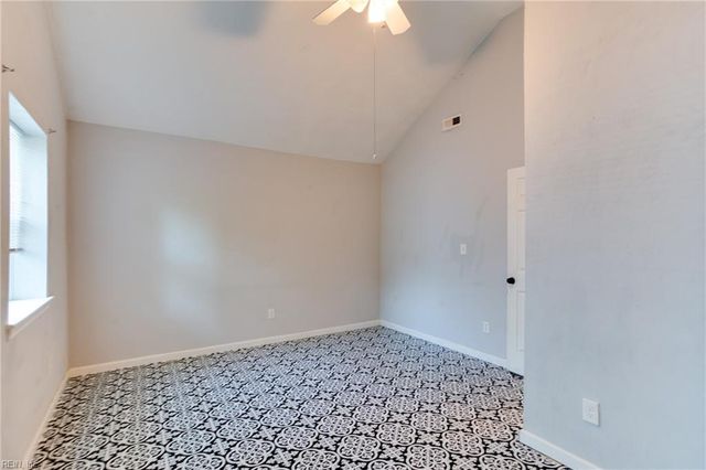 20 Mac Alva DR, Hampton, VA 23669