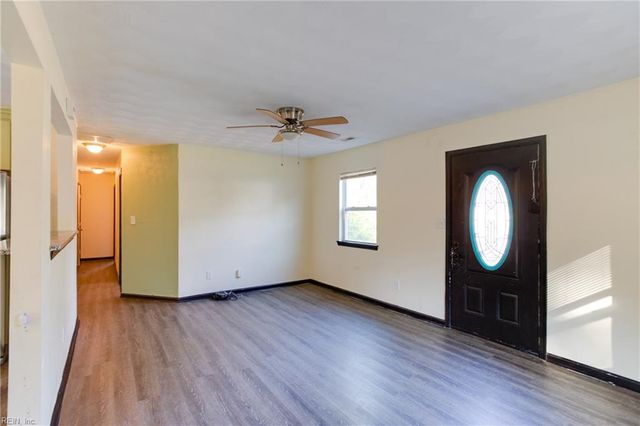 20 Mac Alva DR, Hampton, VA 23669