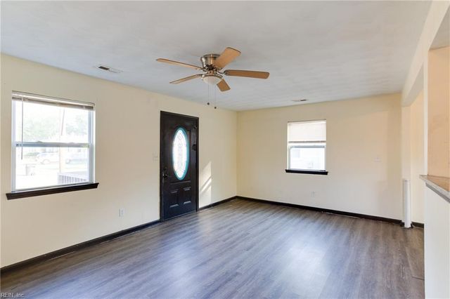 20 Mac Alva DR, Hampton, VA 23669