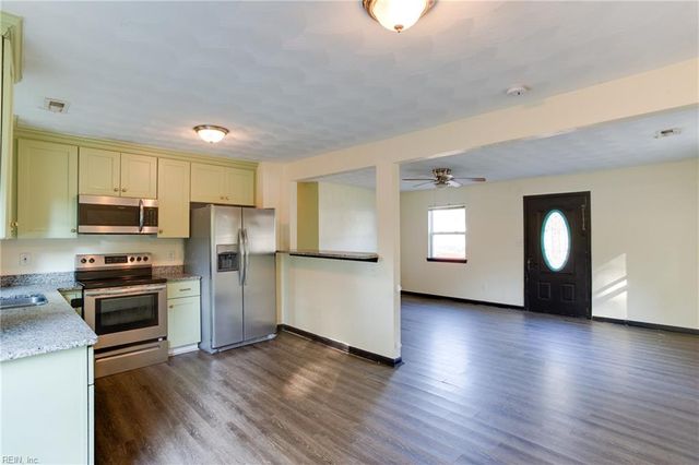 20 Mac Alva DR, Hampton, VA 23669