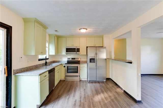 20 Mac Alva DR, Hampton, VA 23669