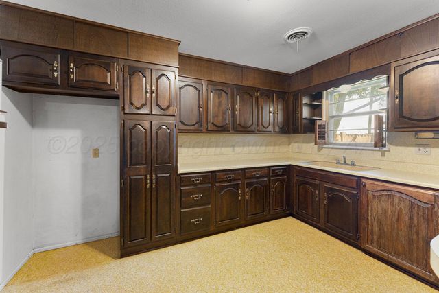 1501 Balin Street, Borger, TX 79007