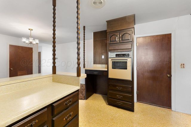 1501 Balin Street, Borger, TX 79007