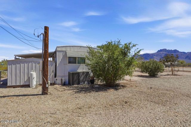 1823 S HILTON Road, Apache Junction, AZ 85119
