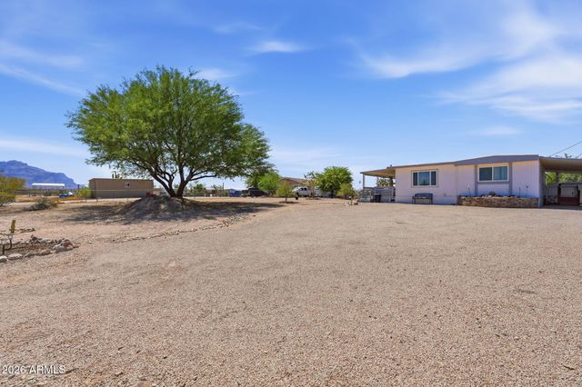 1823 S HILTON Road, Apache Junction, AZ 85119