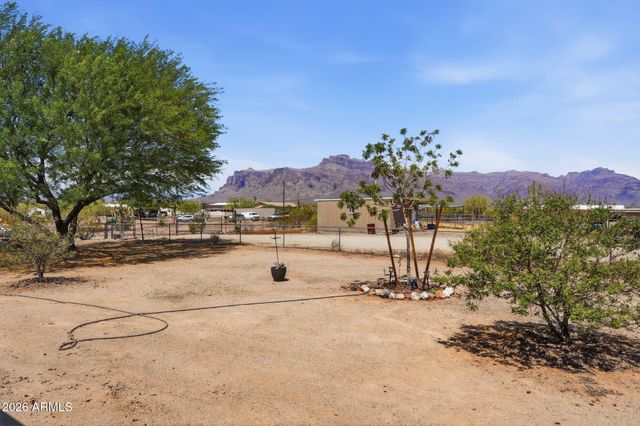 1823 S HILTON Road, Apache Junction, AZ 85119