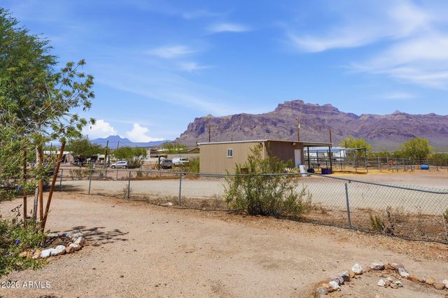 1823 S HILTON Road, Apache Junction, AZ 85119