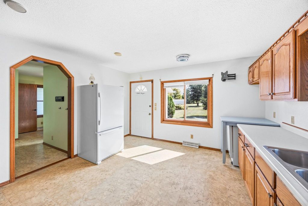 2048 Division Street E, Buffalo, MN 55313 — photo 5