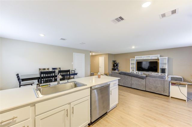 1111 Rustic Willow Drive, Beasley, TX 77417