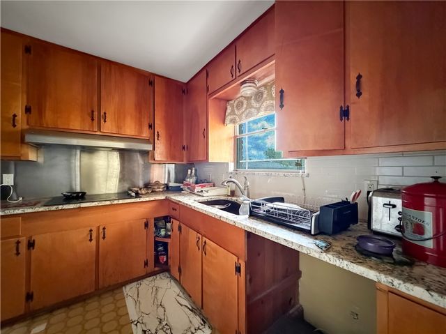 4221 Dolphin Pl, Corpus Christi, TX 78411