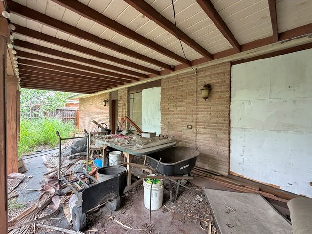 4221 Dolphin Pl, Corpus Christi, TX 78411