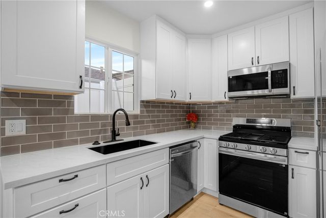 13131 Crewe Street, North Hollywood, CA 91605
