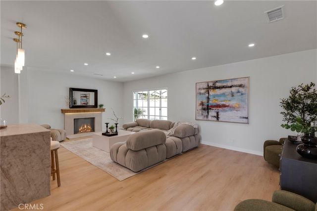 13131 Crewe Street, North Hollywood, CA 91605