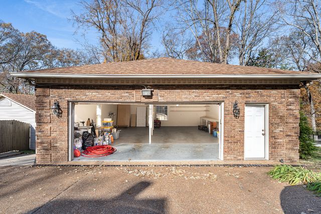 5936 Woodland Hills Dr, Nashville, TN 37211