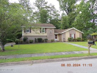 102 Epworth Drive, Jacksonville, NC 28546