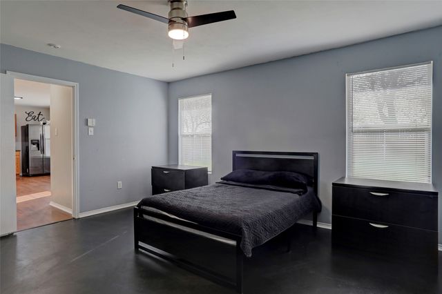 204 Deer Run Drive, Sanger, TX 76266