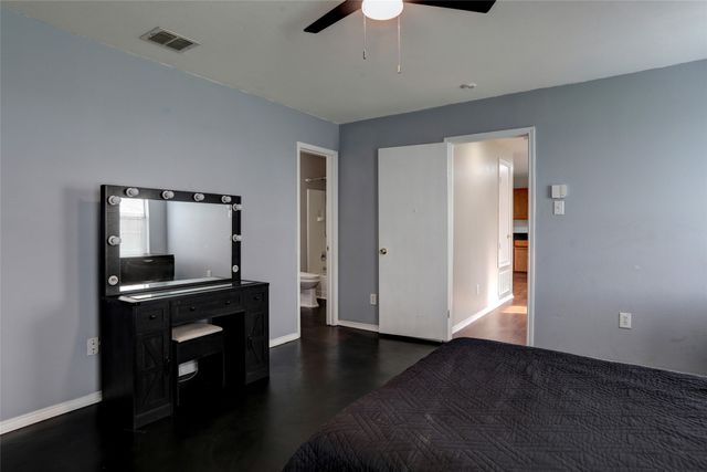 204 Deer Run Drive, Sanger, TX 76266