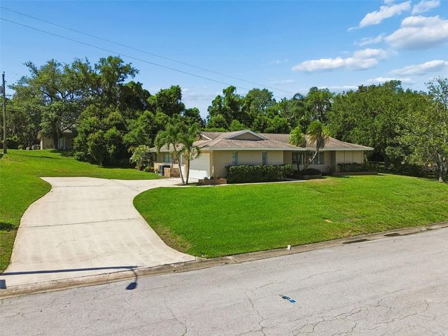 1251 HOLIDAY DRIVE, Tarpon Springs, FL 34689