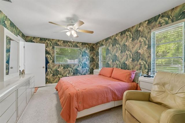 1251 HOLIDAY DRIVE, Tarpon Springs, FL 34689