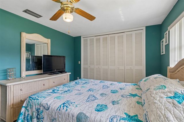 1251 HOLIDAY DRIVE, Tarpon Springs, FL 34689