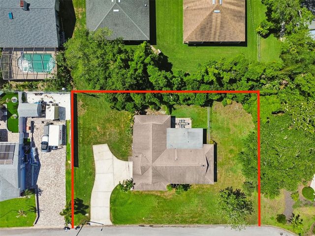 1251 HOLIDAY DRIVE, Tarpon Springs, FL 34689