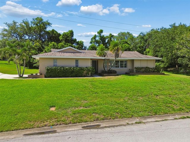 1251 HOLIDAY DRIVE, Tarpon Springs, FL 34689