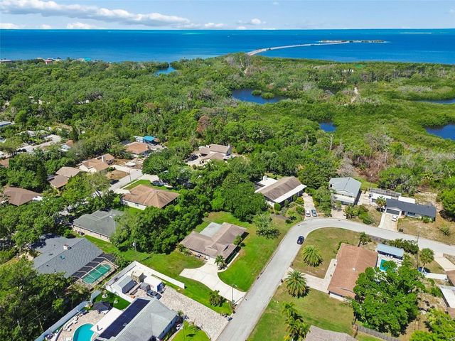 1251 HOLIDAY DRIVE, Tarpon Springs, FL 34689