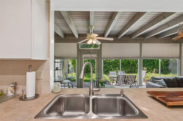 1251 HOLIDAY DRIVE, Tarpon Springs, FL 34689
