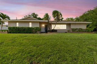 1251 HOLIDAY DRIVE, Tarpon Springs, FL 34689