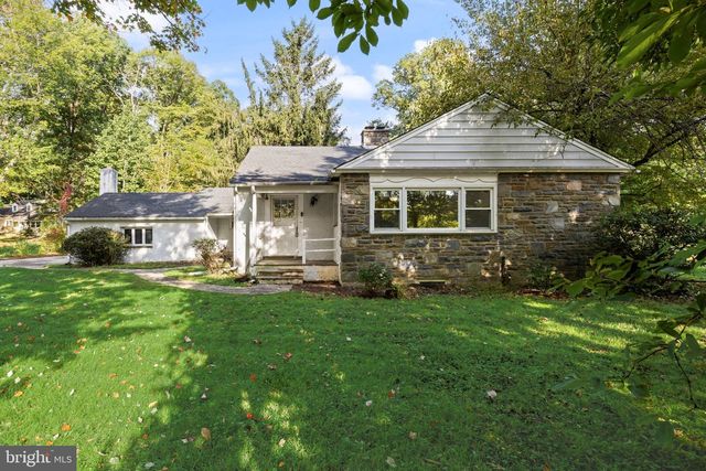 804 FOREST LN