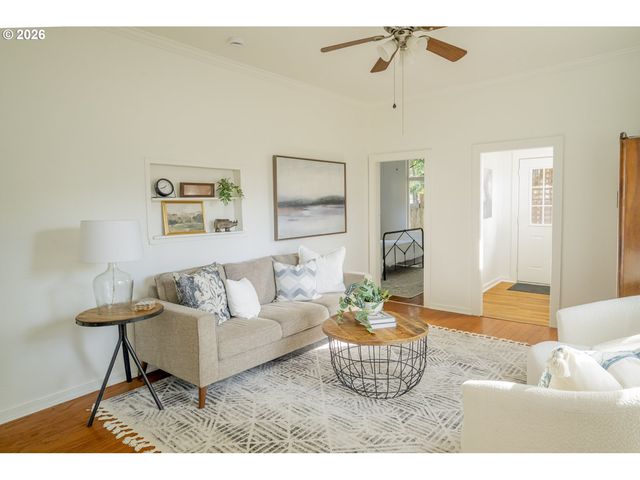 5026 Ne 57TH Ave, Portland, OR 97218