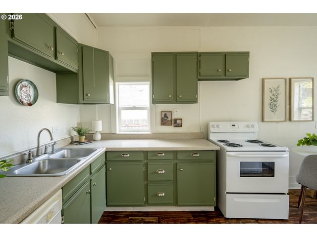 5026 Ne 57TH Ave, Portland, OR 97218
