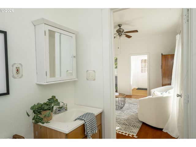 5026 Ne 57TH Ave, Portland, OR 97218