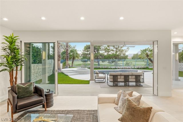 1833 Corta Bella Drive, Las Vegas, NV 89134