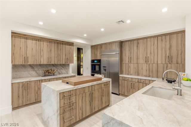 1833 Corta Bella Drive, Las Vegas, NV 89134
