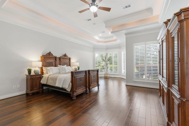 10 Lake Sterling Gate Drive, Spring, TX 77379