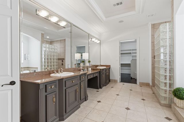 10 Lake Sterling Gate Drive, Spring, TX 77379