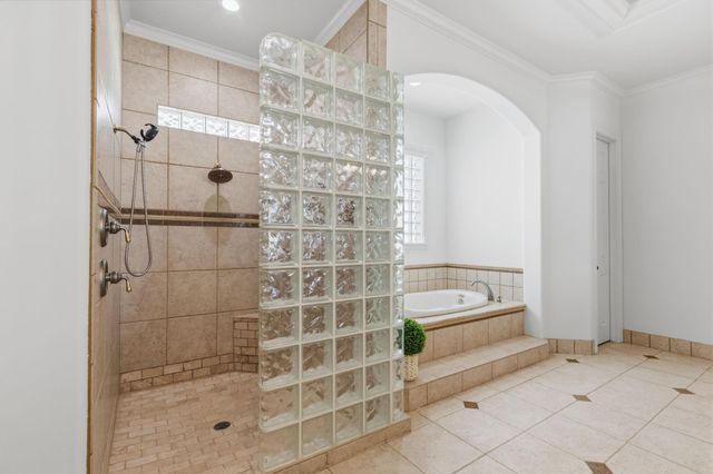 10 Lake Sterling Gate Drive, Spring, TX 77379